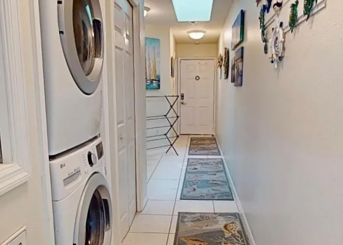 Amazing Views & Steps To 2b-2bath-pool - 207 Apartment