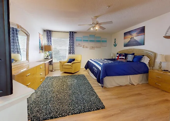 Apartment Amazing Views & Steps To 2b-2bath-pool - 207 *